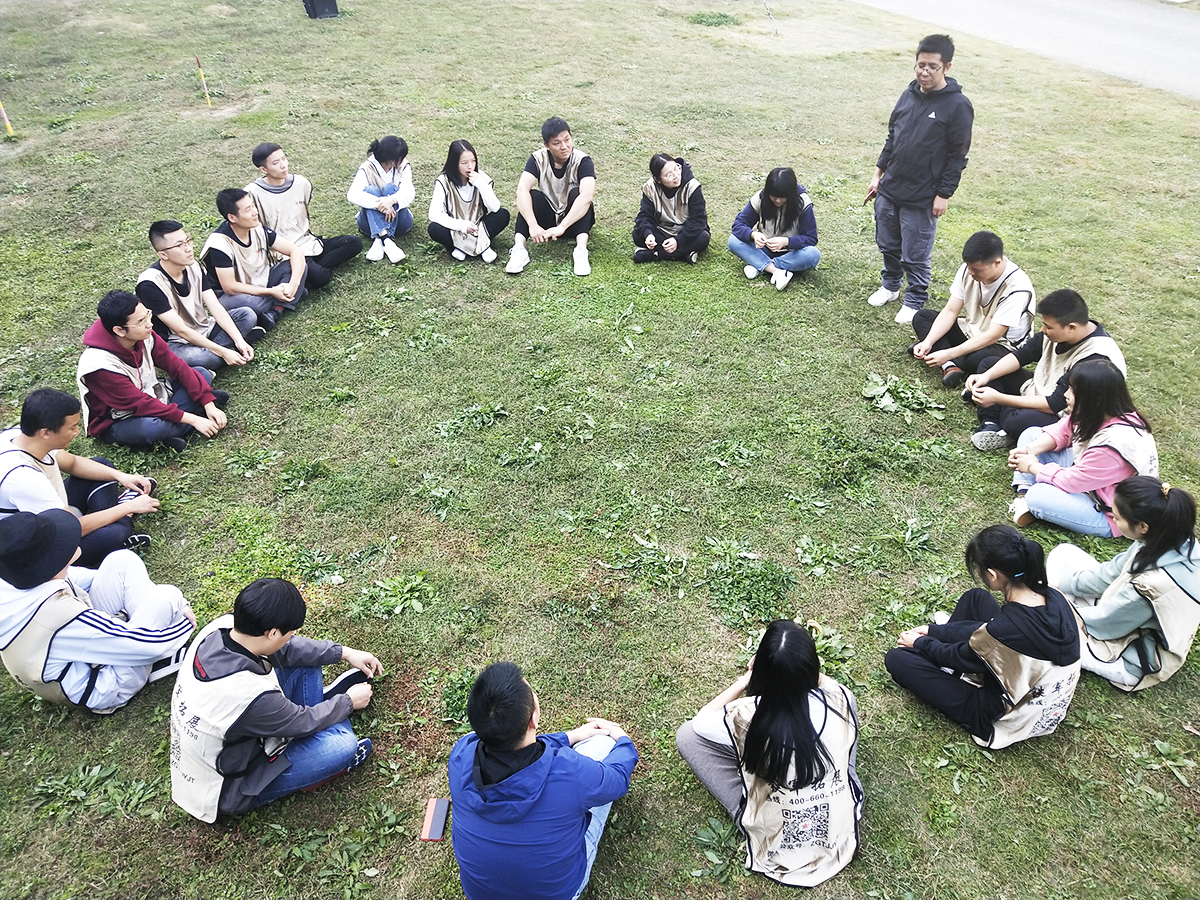 浙江金英遊樂設備有(yǒu)限公司戶外拓展活動